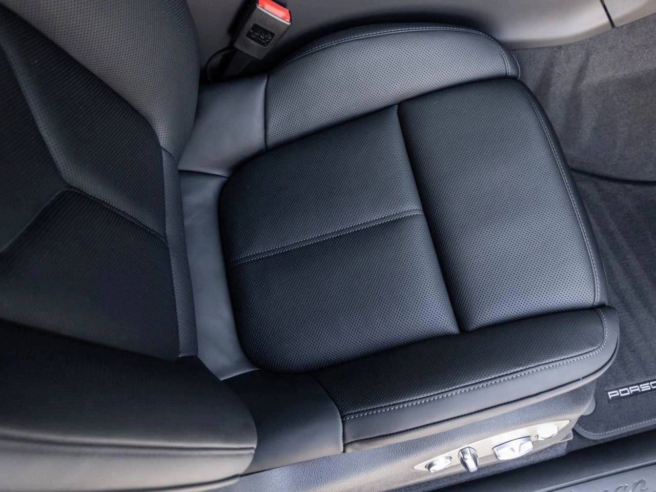 2025 Porsche Macan Macan