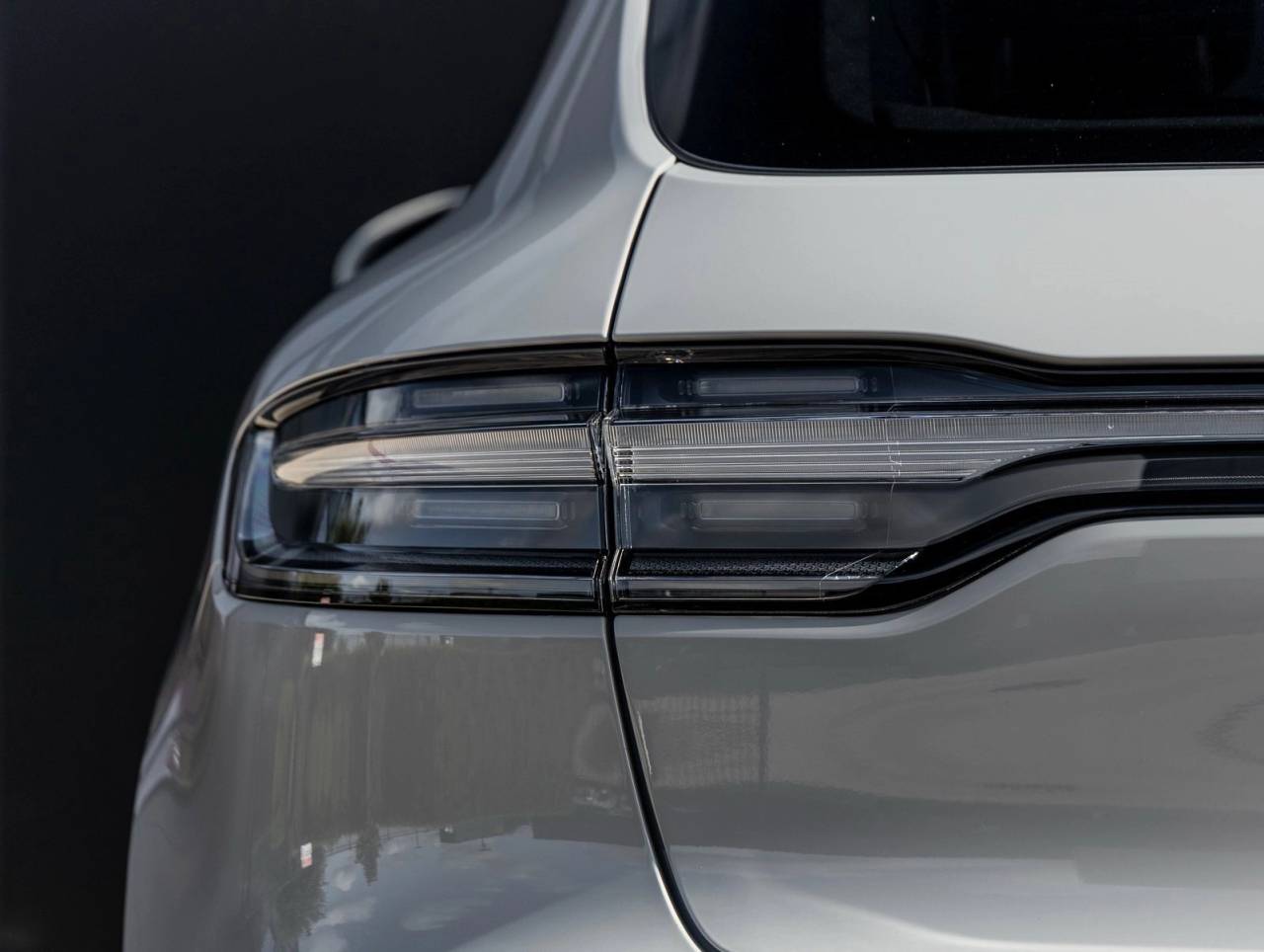 2025 Porsche Macan AWD