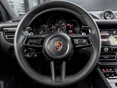 2025 Porsche Macan AWD