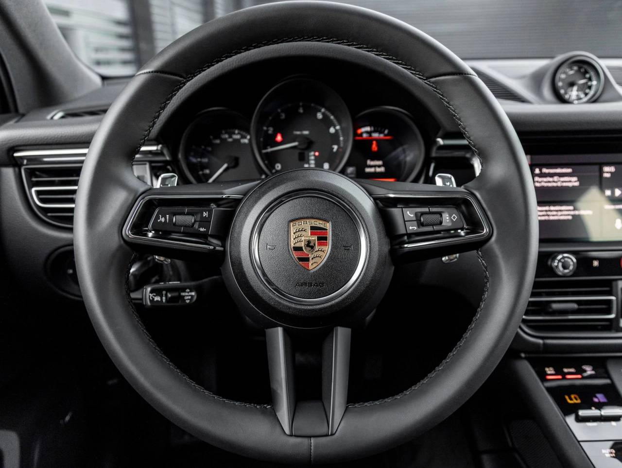 2025 Porsche Macan AWD