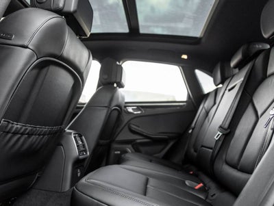 2025 Porsche Macan AWD