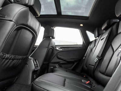 2025 Porsche Macan AWD