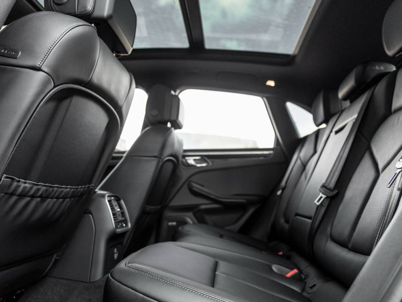 2025 Porsche Macan AWD