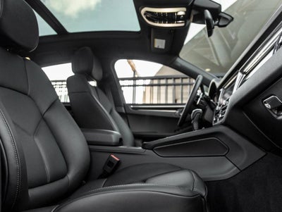 2025 Porsche Macan AWD