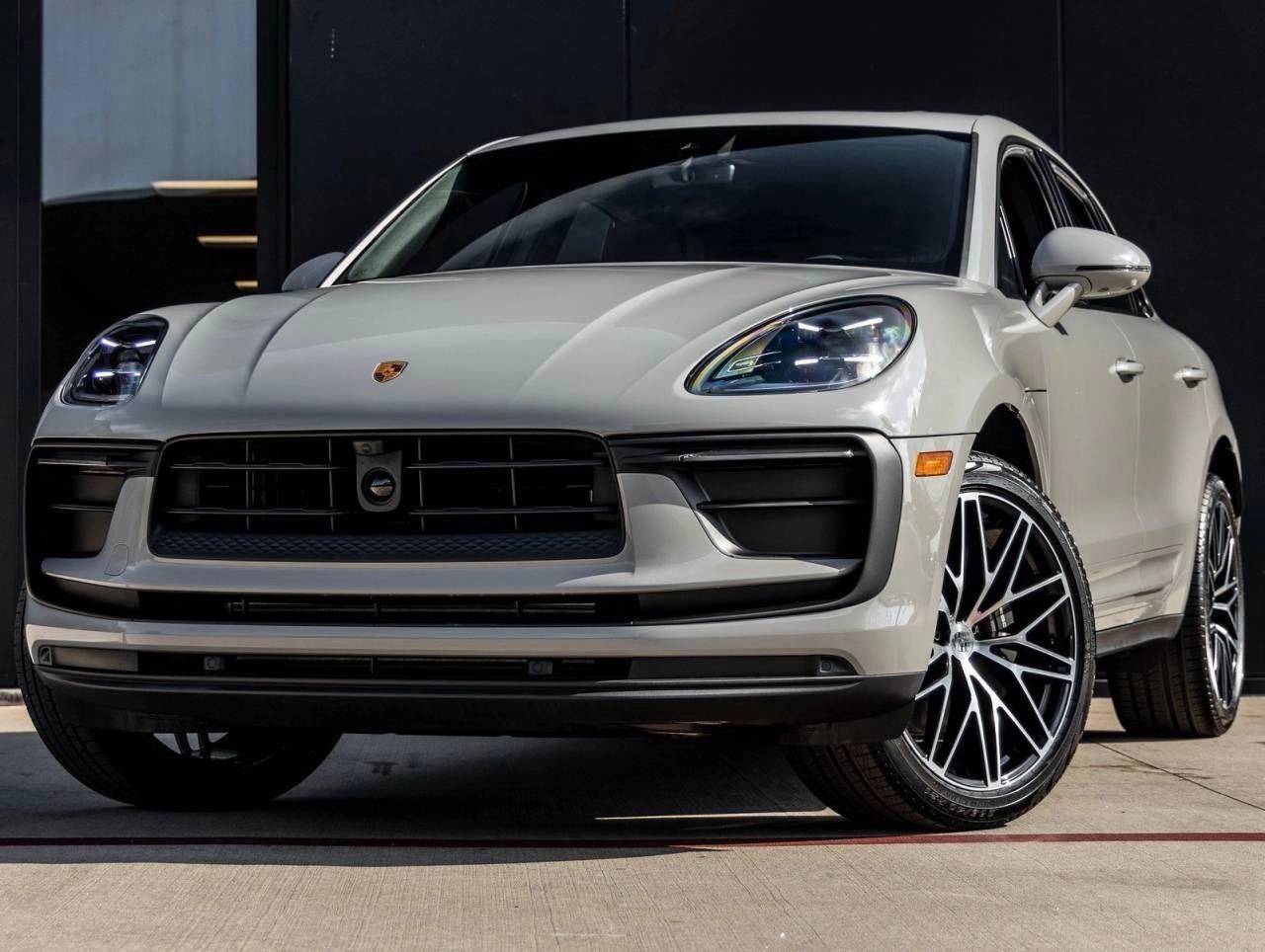 2025 Porsche Macan AWD