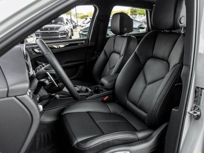 2025 Porsche Macan AWD