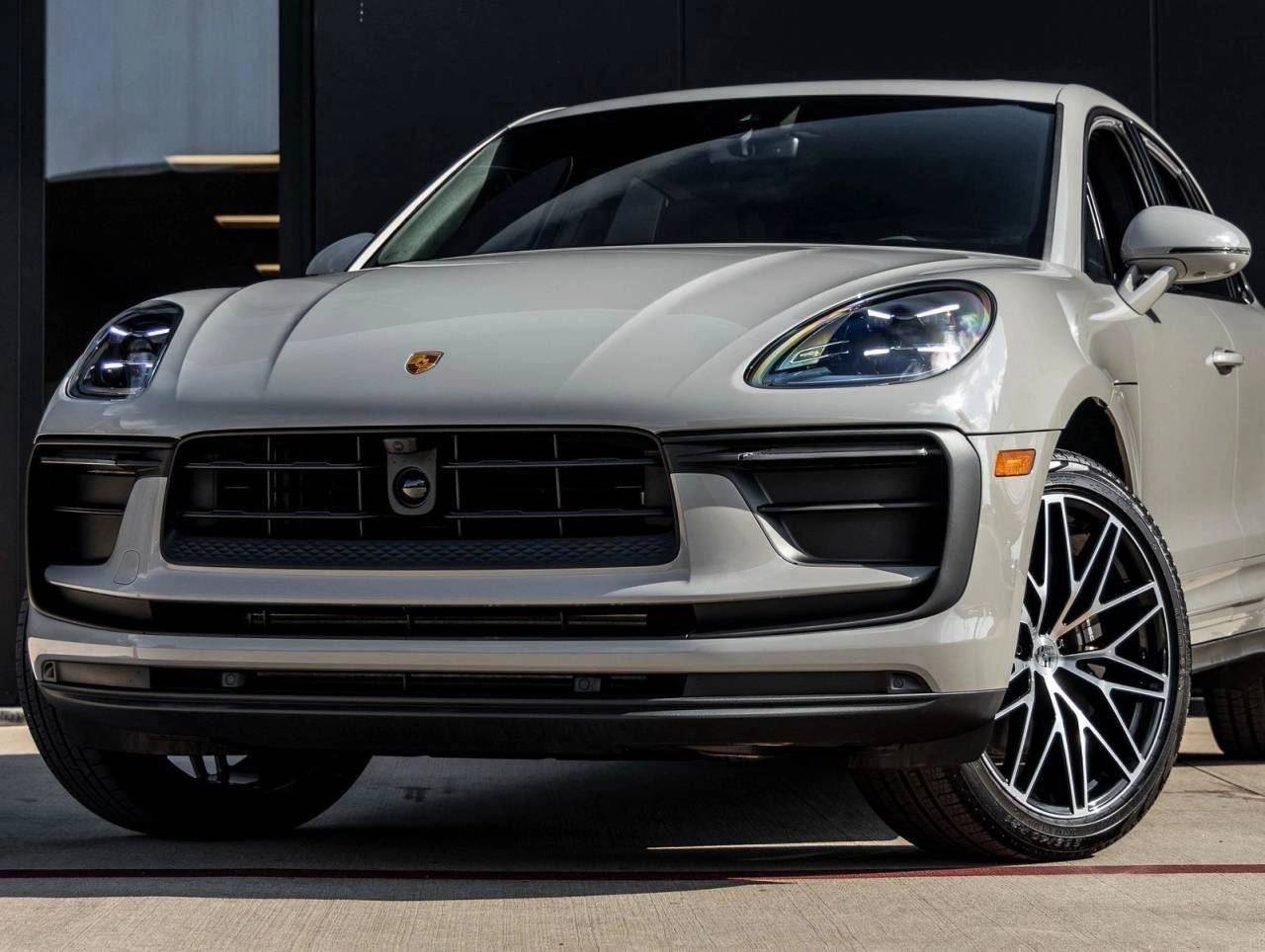 2025 Porsche Macan AWD