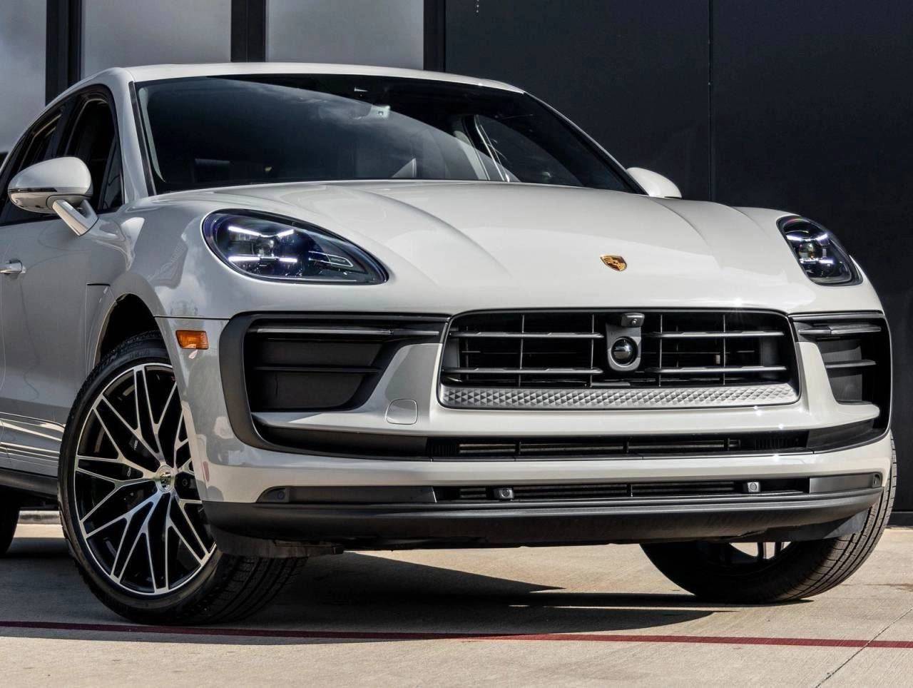 2025 Porsche Macan AWD