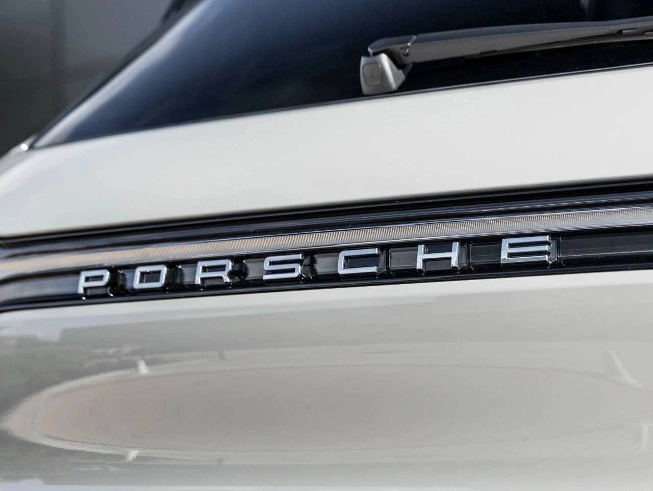 2025 Porsche Macan AWD