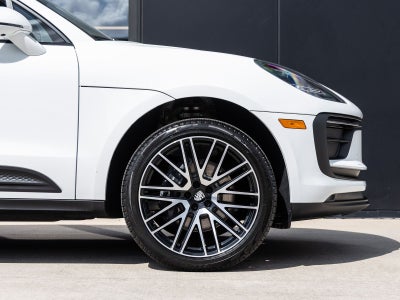 2026 Porsche Macan AWD