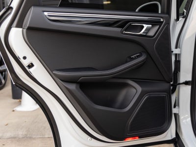 2026 Porsche Macan AWD