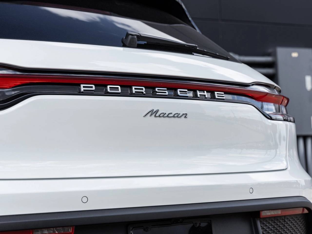 2026 Porsche Macan AWD