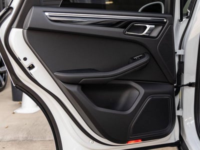 2026 Porsche Macan AWD