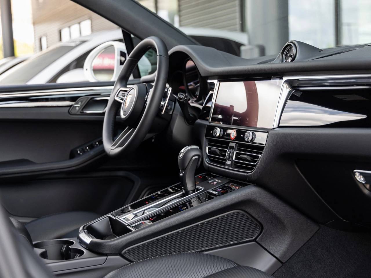 2026 Porsche Macan AWD