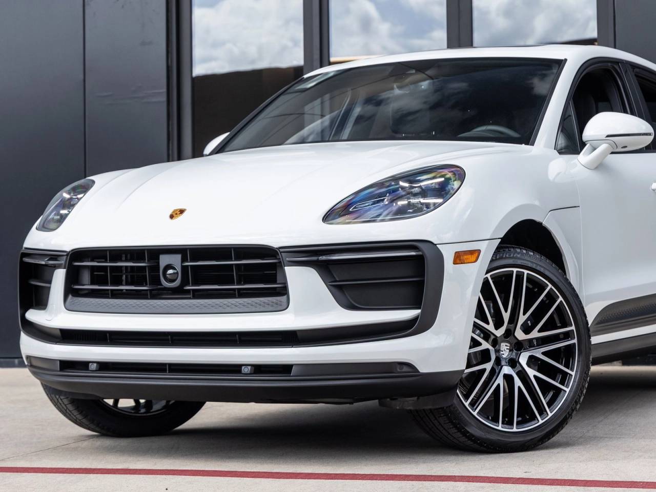 2026 Porsche Macan AWD