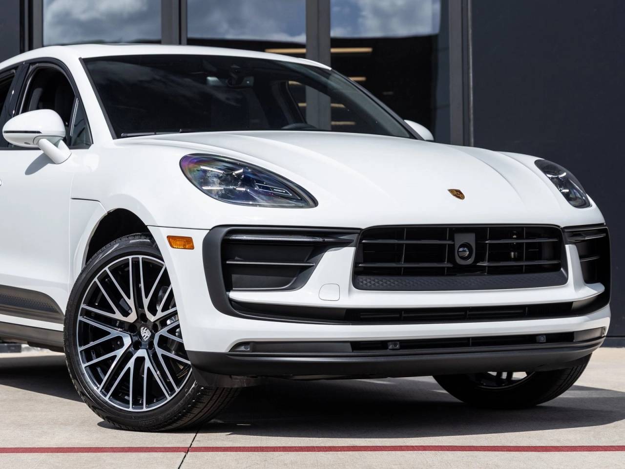 2026 Porsche Macan AWD