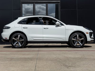 2026 Porsche Macan Macan