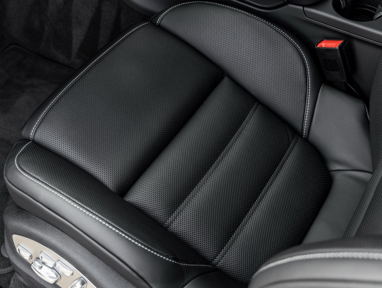 2026 Porsche Macan Macan T