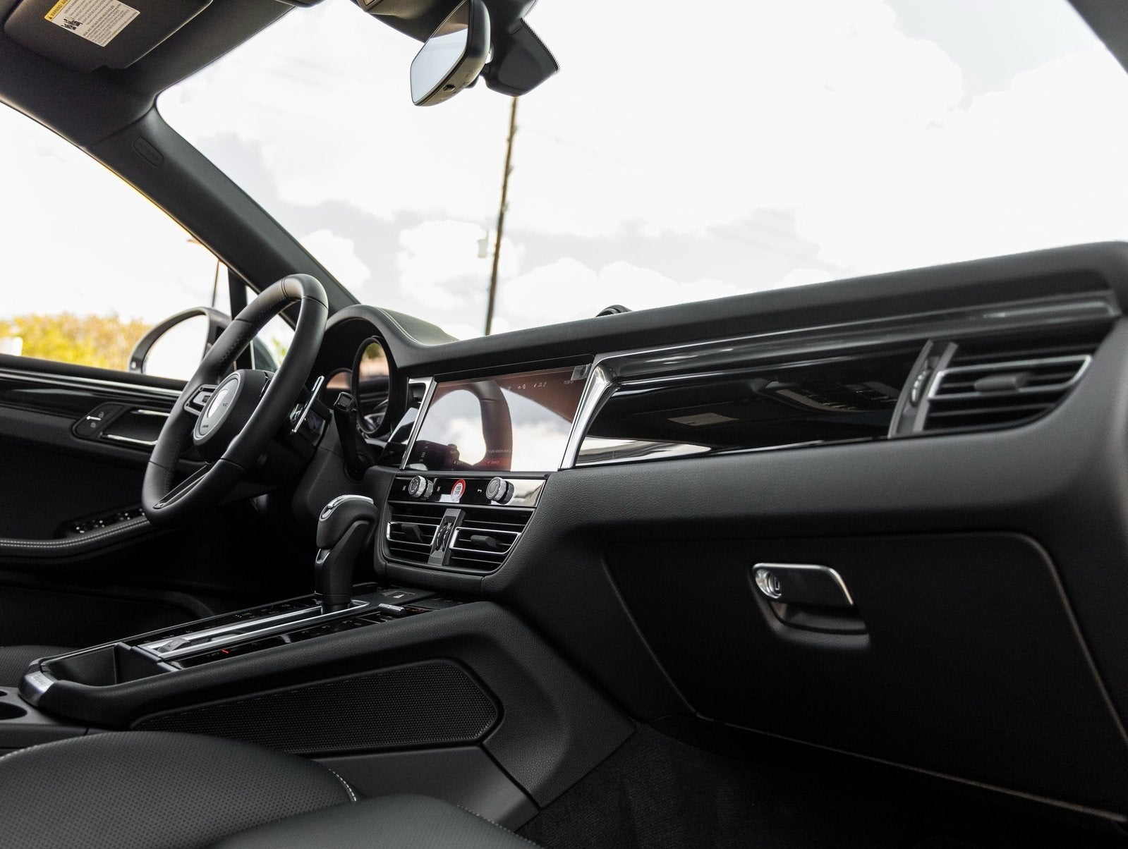 2026 Porsche Macan Macan T