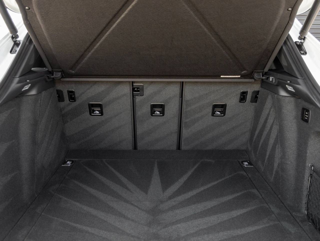 2026 Porsche Macan Macan T