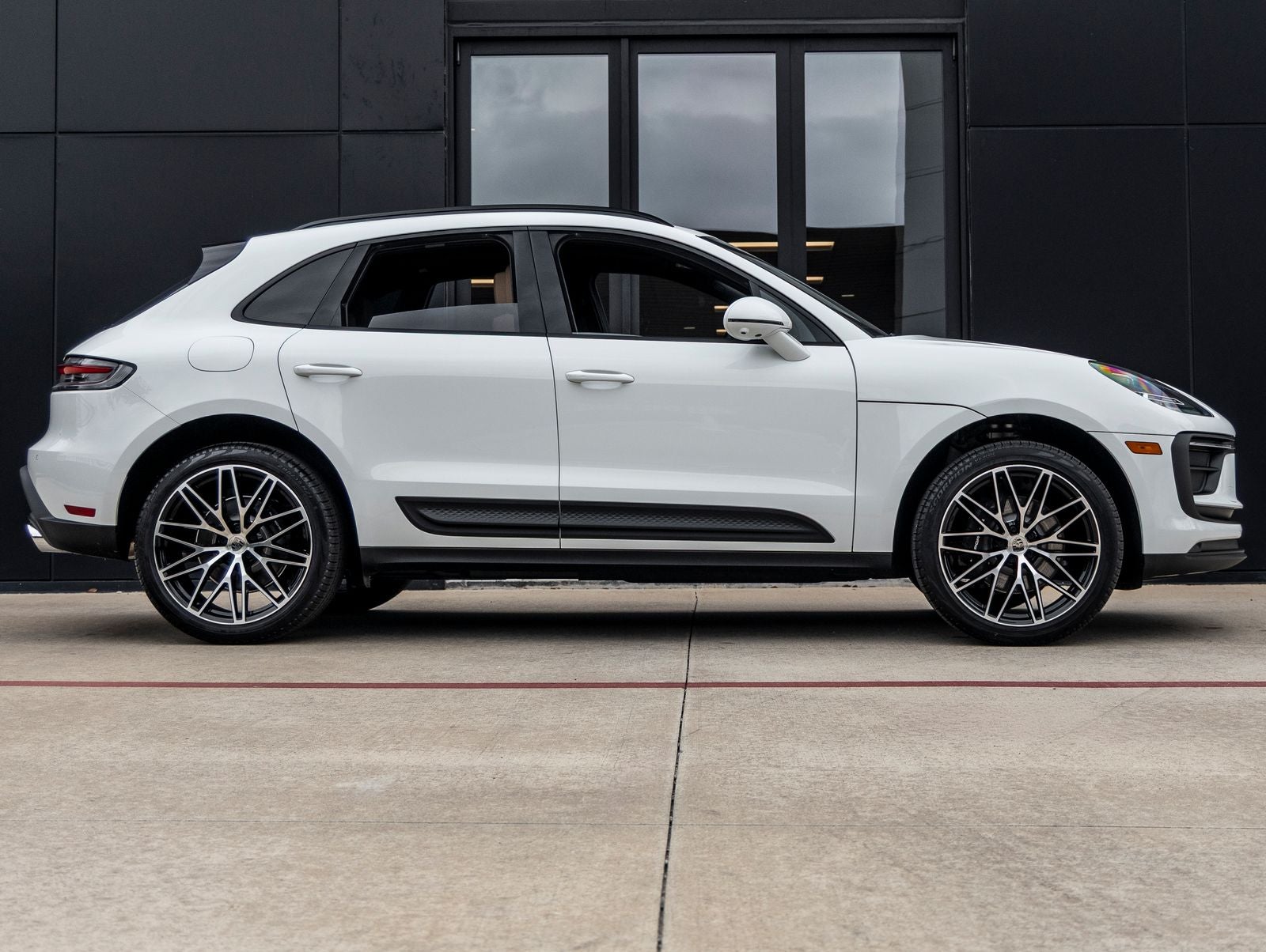 2026 Porsche Macan AWD