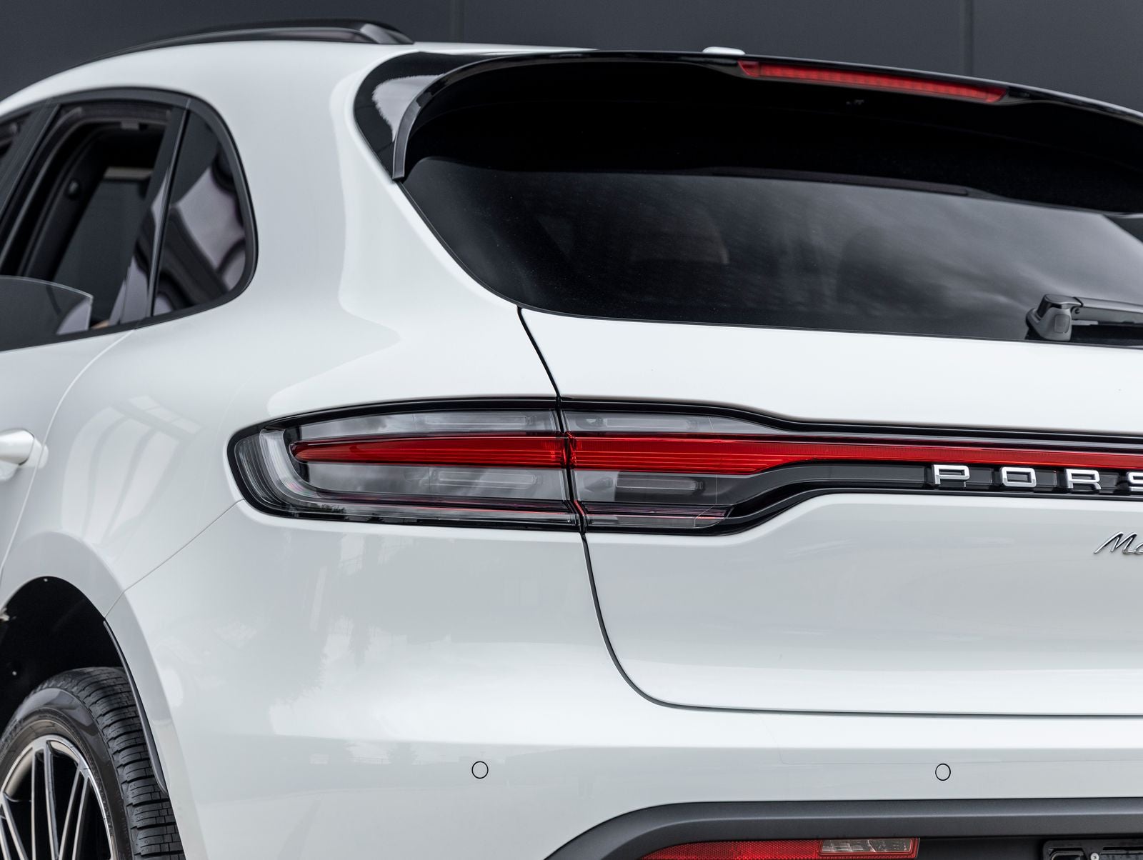 2026 Porsche Macan AWD