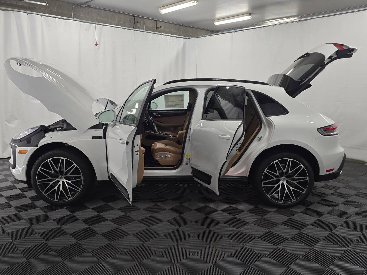 2026 Porsche Macan AWD