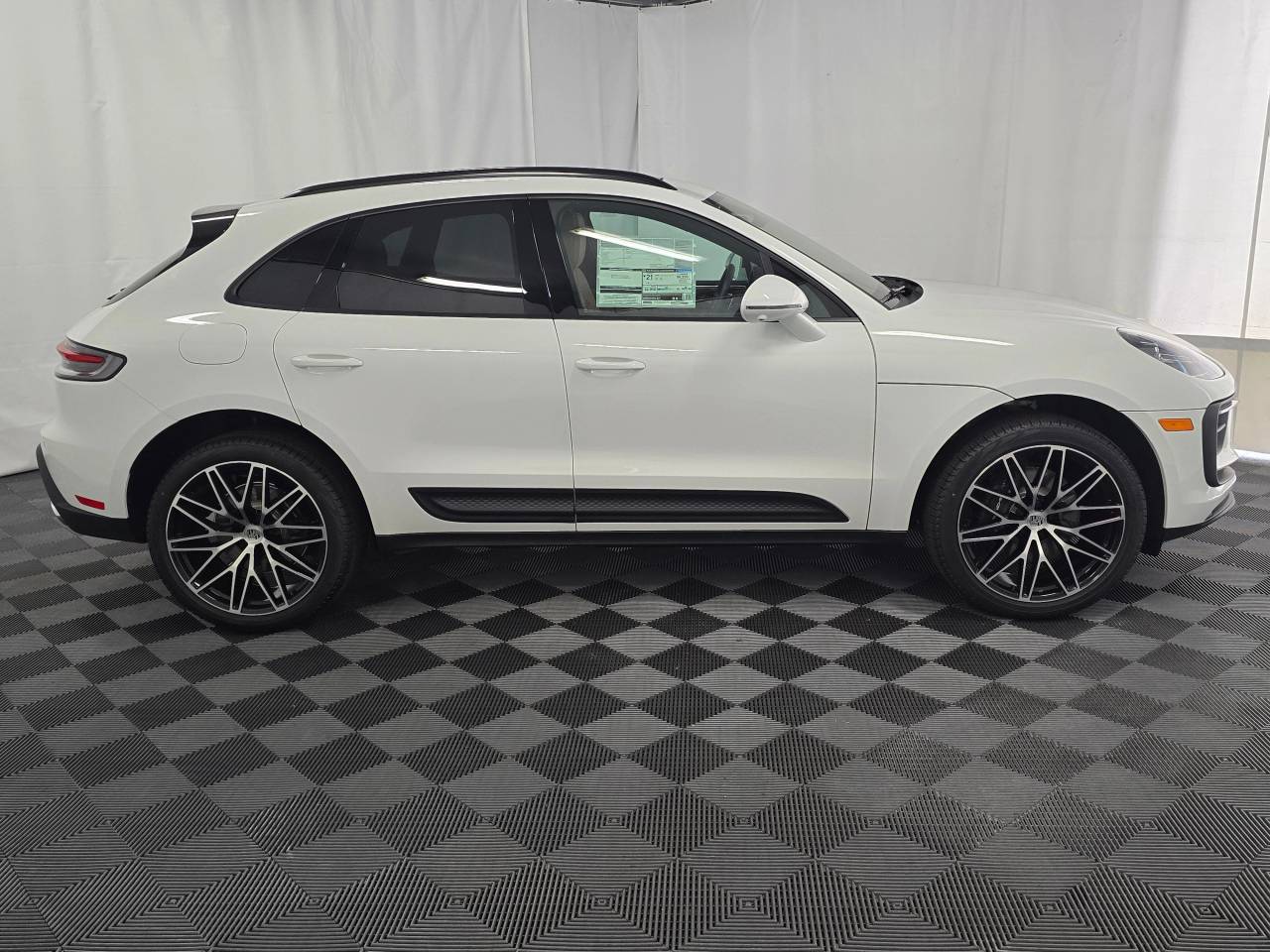 2026 Porsche Macan AWD