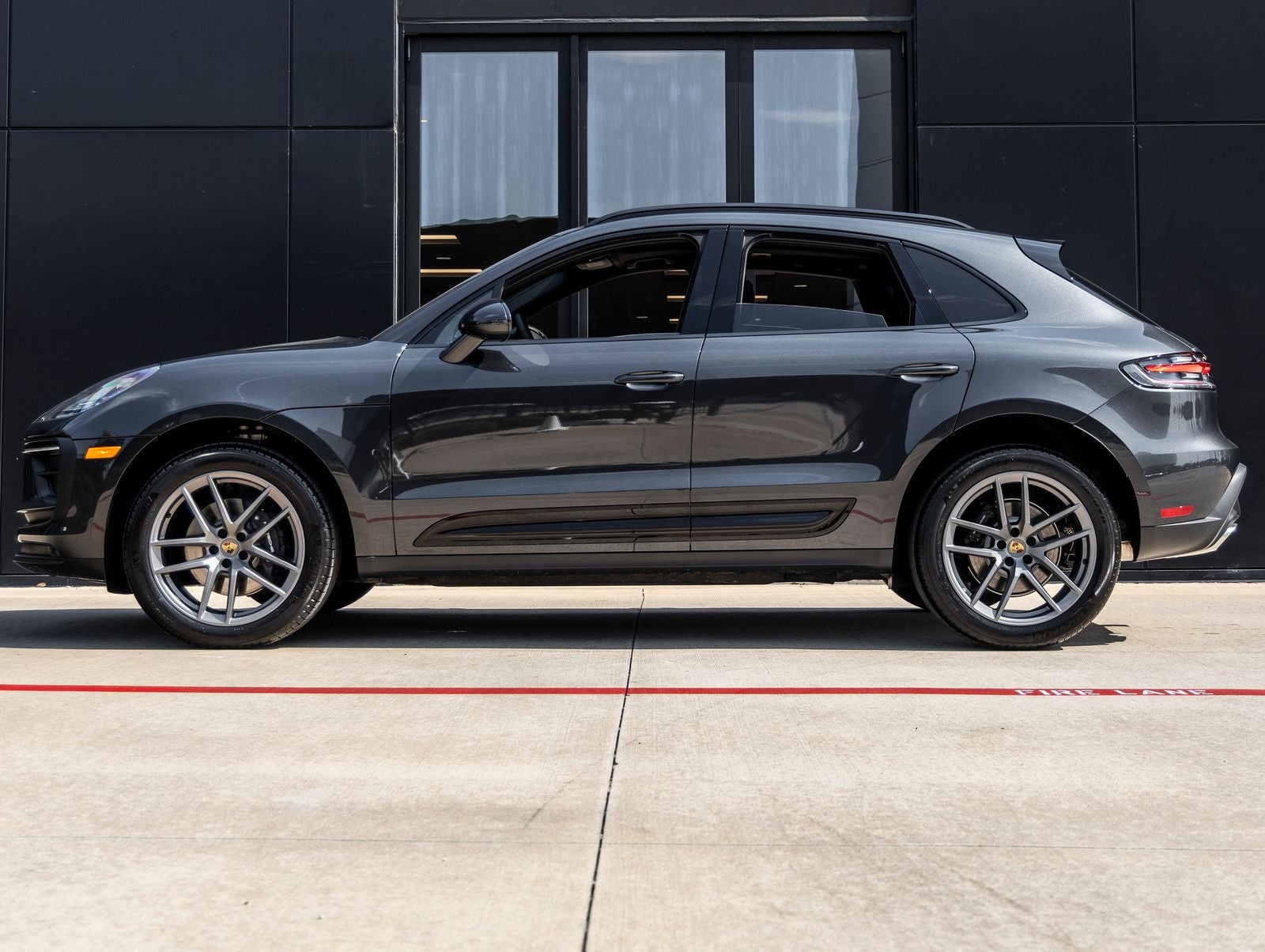 2026 Porsche Macan AWD