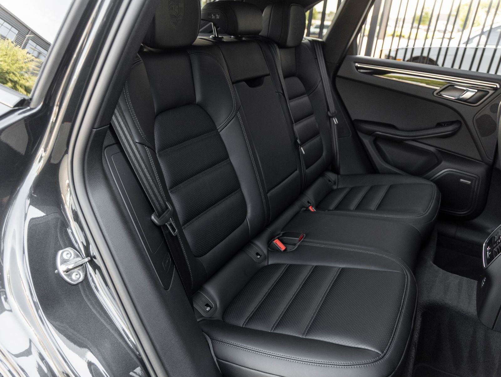 2026 Porsche Macan AWD