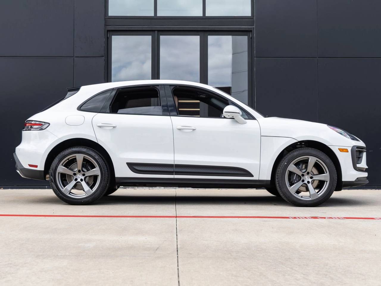 2026 Porsche Macan AWD