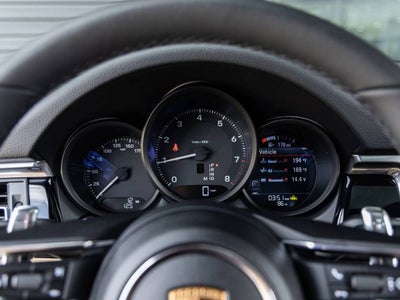 2026 Porsche Macan AWD