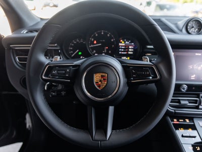 2026 Porsche Macan AWD