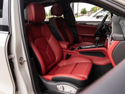2026 Porsche Macan AWD