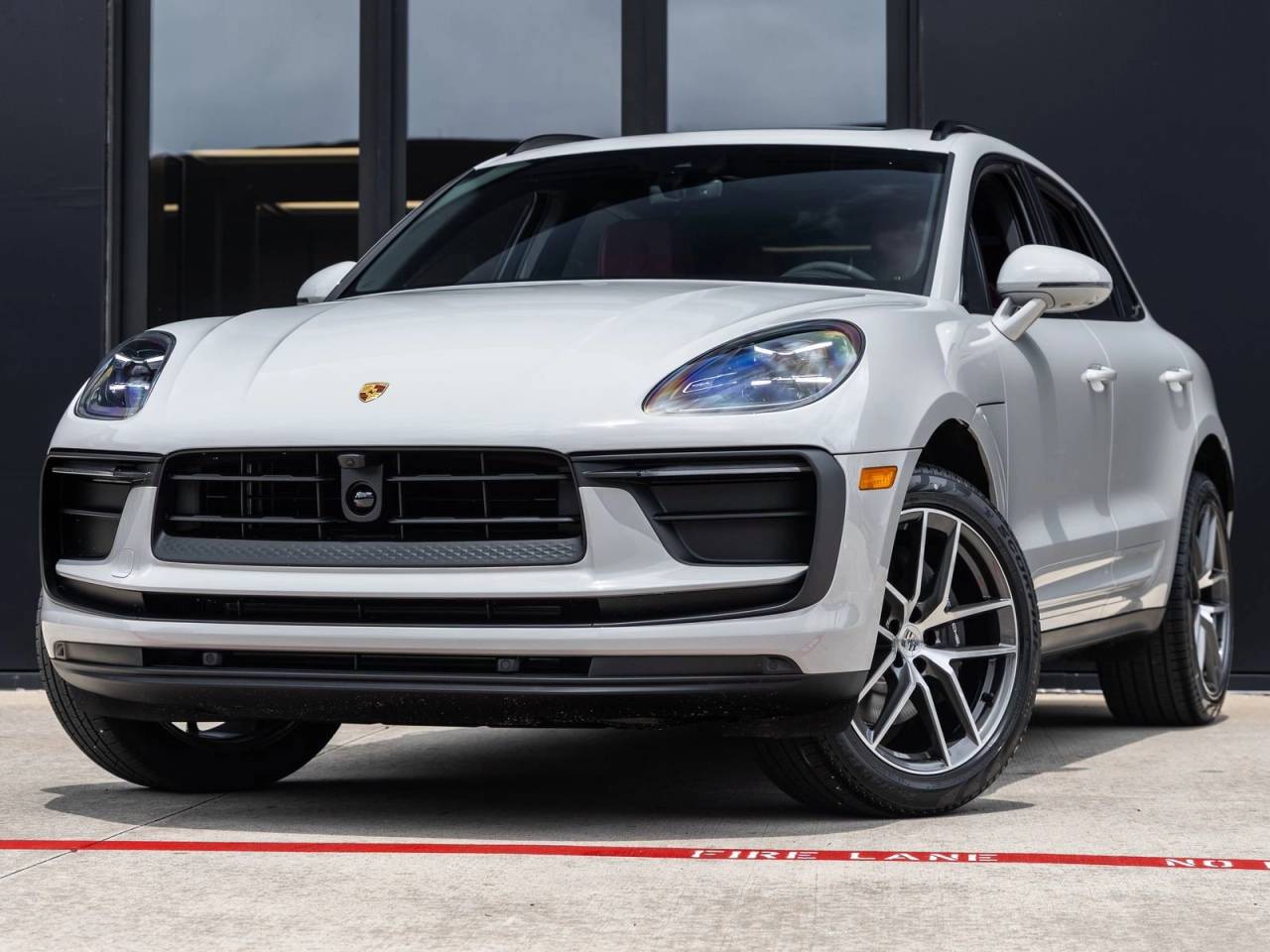 2026 Porsche Macan AWD