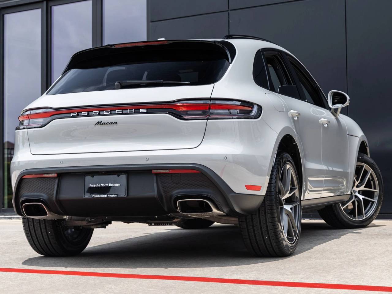 2026 Porsche Macan AWD