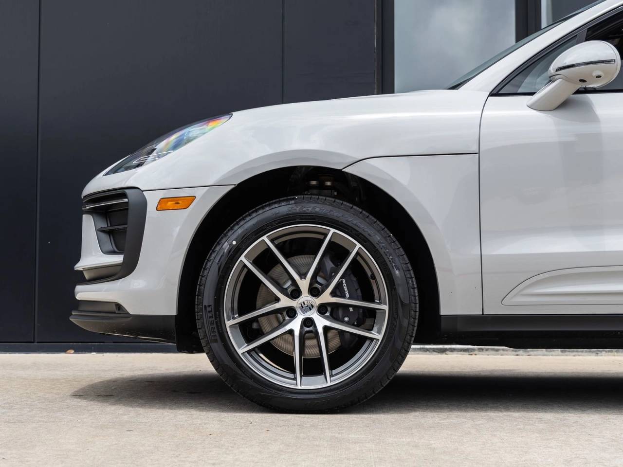 2026 Porsche Macan AWD