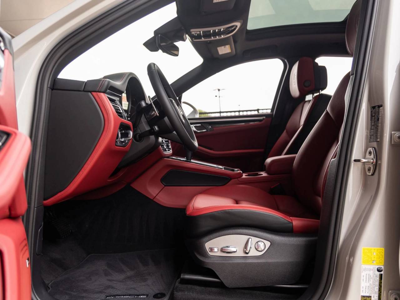 2026 Porsche Macan AWD