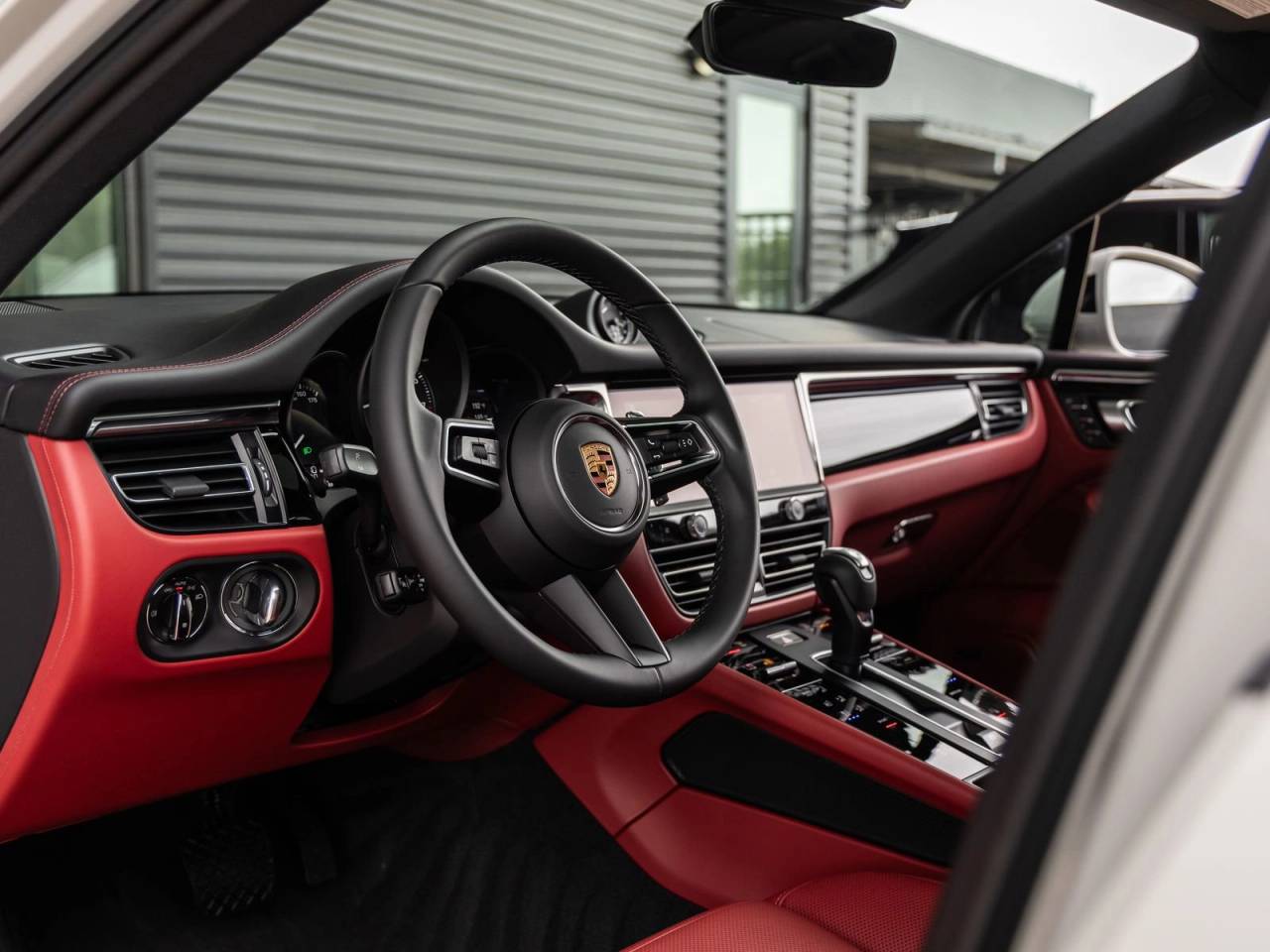 2026 Porsche Macan AWD