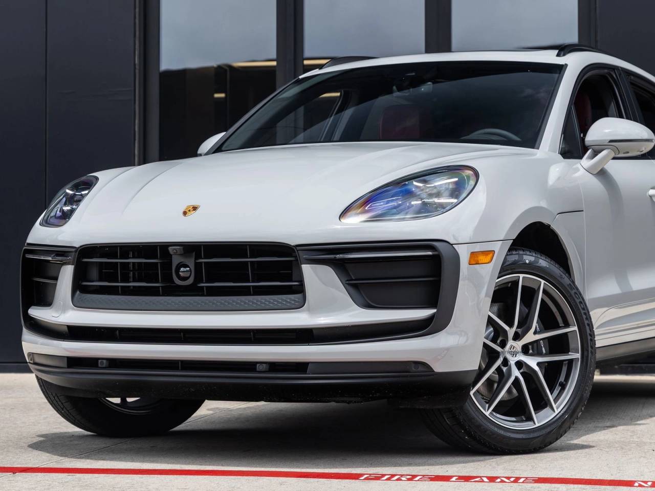 2026 Porsche Macan AWD