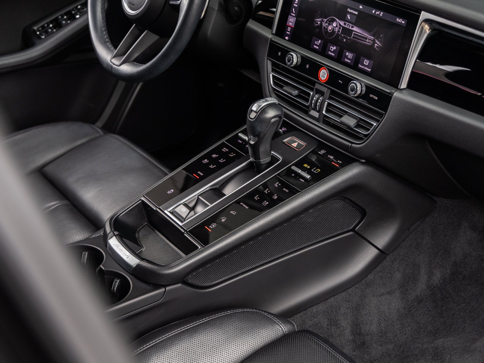 2023 Porsche Macan Base