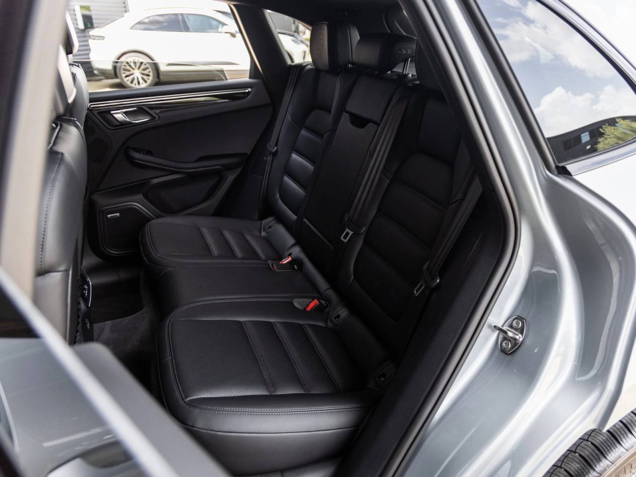 2025 Porsche Macan Macan