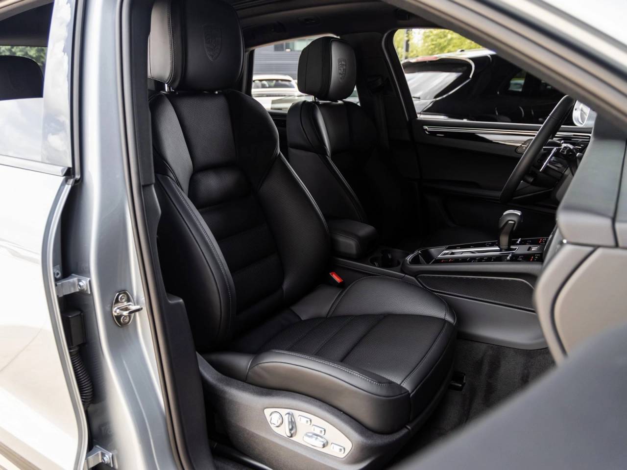 2025 Porsche Macan Macan