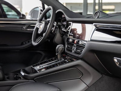 2025 Porsche Macan Macan