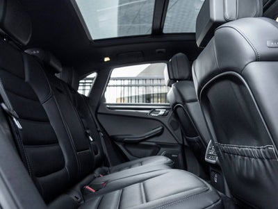 2026 Porsche Macan AWD