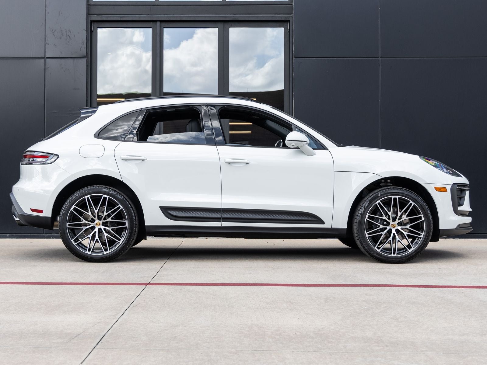 2026 Porsche Macan AWD