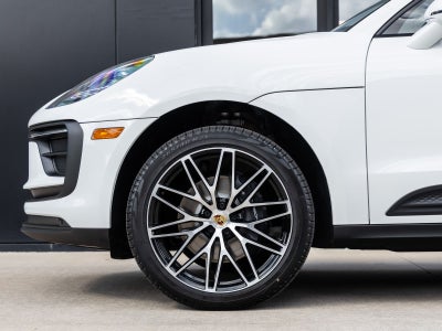 2026 Porsche Macan AWD