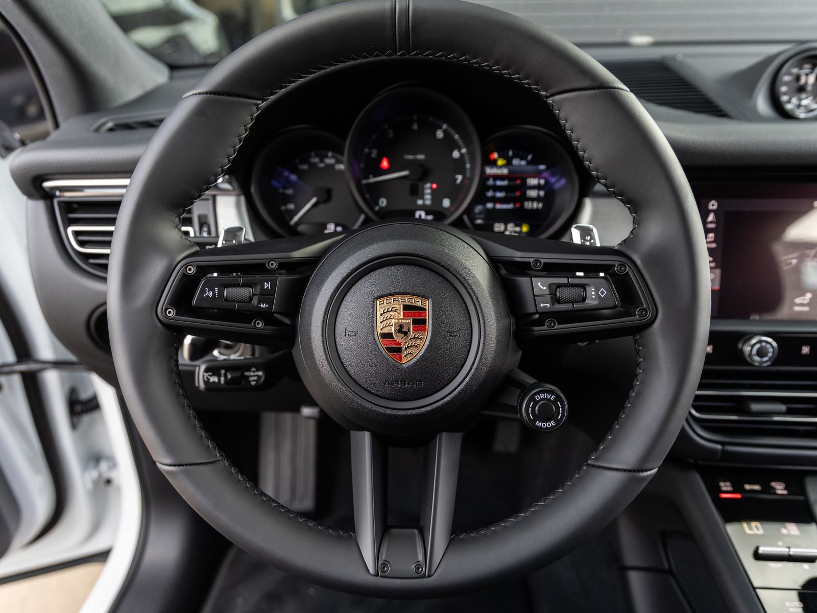 2026 Porsche Macan AWD