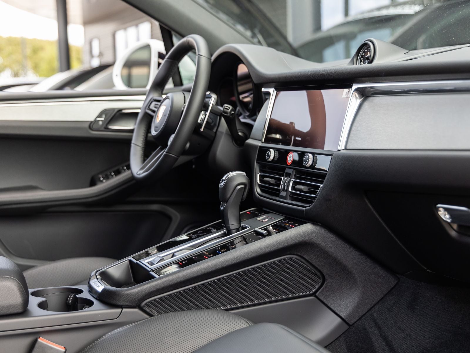 2026 Porsche Macan AWD