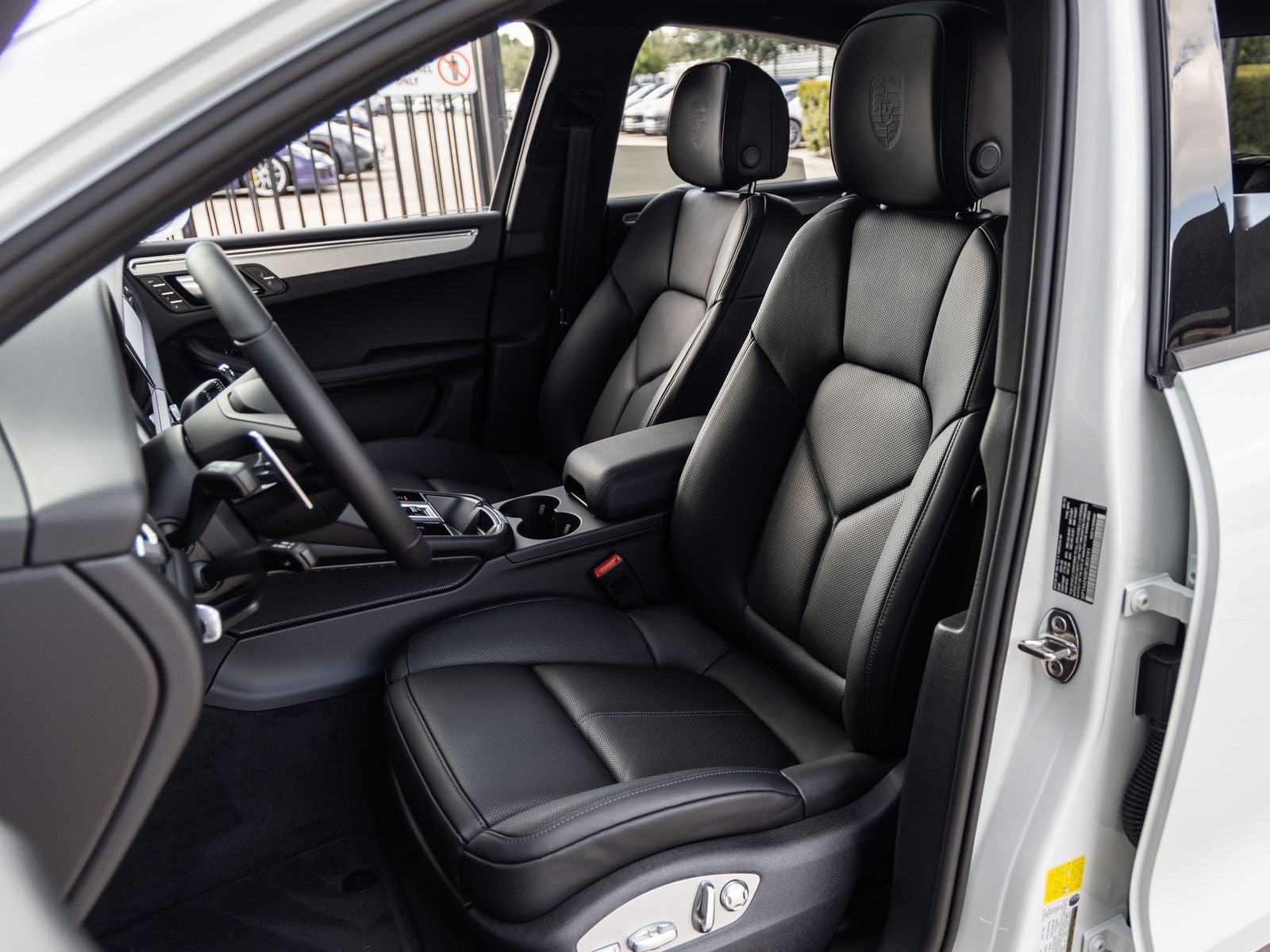 2026 Porsche Macan AWD